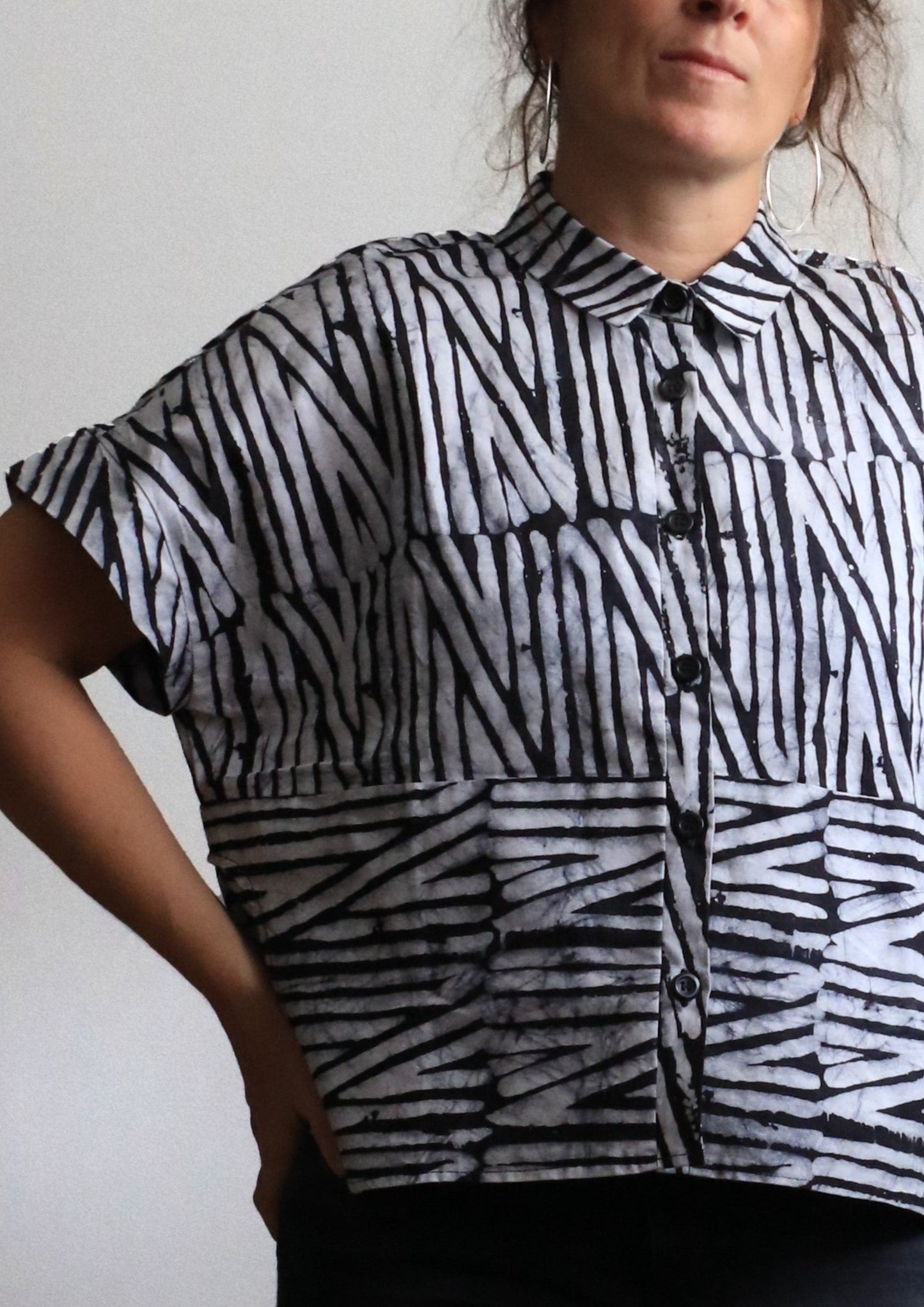 Kisi Box Shirt - Black Legon